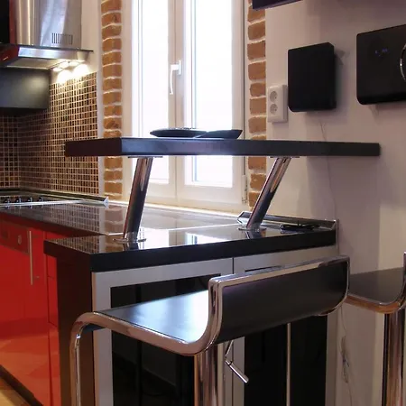 Artistic Apartment *